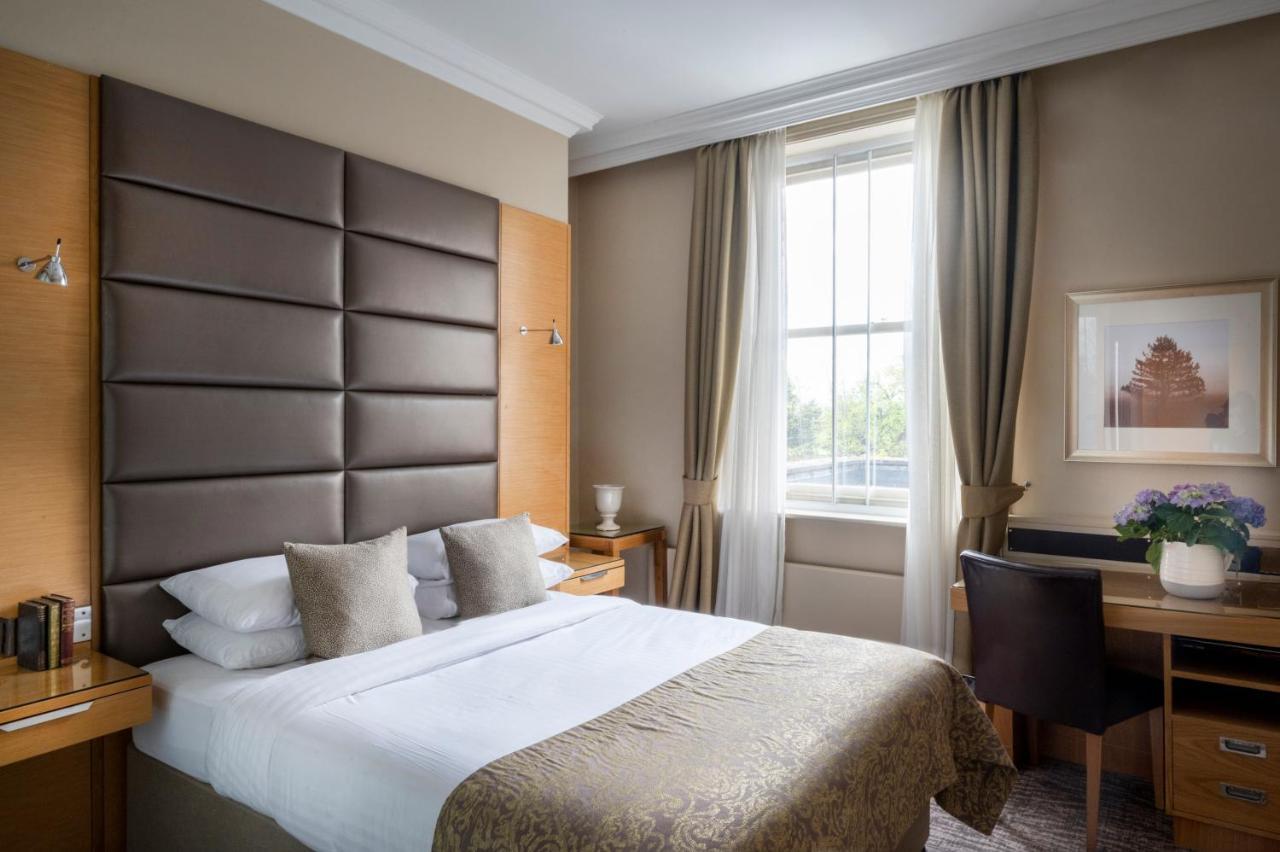 Woodlands Park Hotel Cobham  Exteriér fotografie